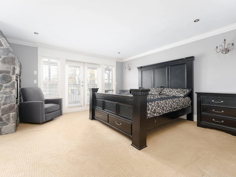 8588 Armstrong Avenue, Burnaby, BC, V3N 2H5 - 12
