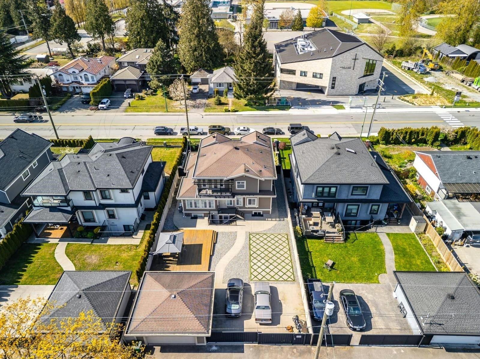 8588 Armstrong Avenue, Burnaby, BC, V3N 2H5 - 33