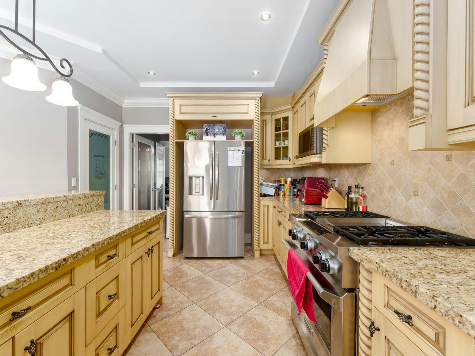 8588 Armstrong Avenue, Burnaby, BC, V3N 2H5 - 10