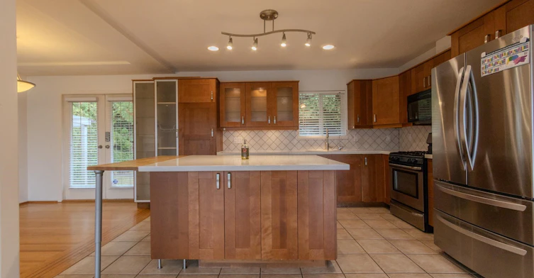4128 Canterbury Crescent, North Vancouver, BC, V7R 3N5 - 12
