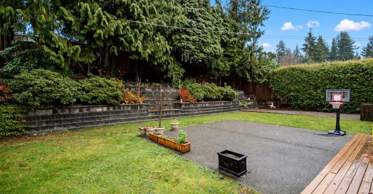 4128 Canterbury Crescent, North Vancouver, BC, V7R 3N5 - 3