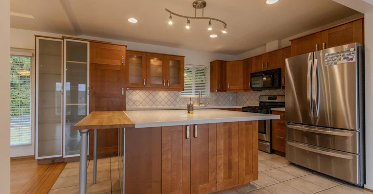 4128 Canterbury Crescent, North Vancouver, BC, V7R 3N5 - 11