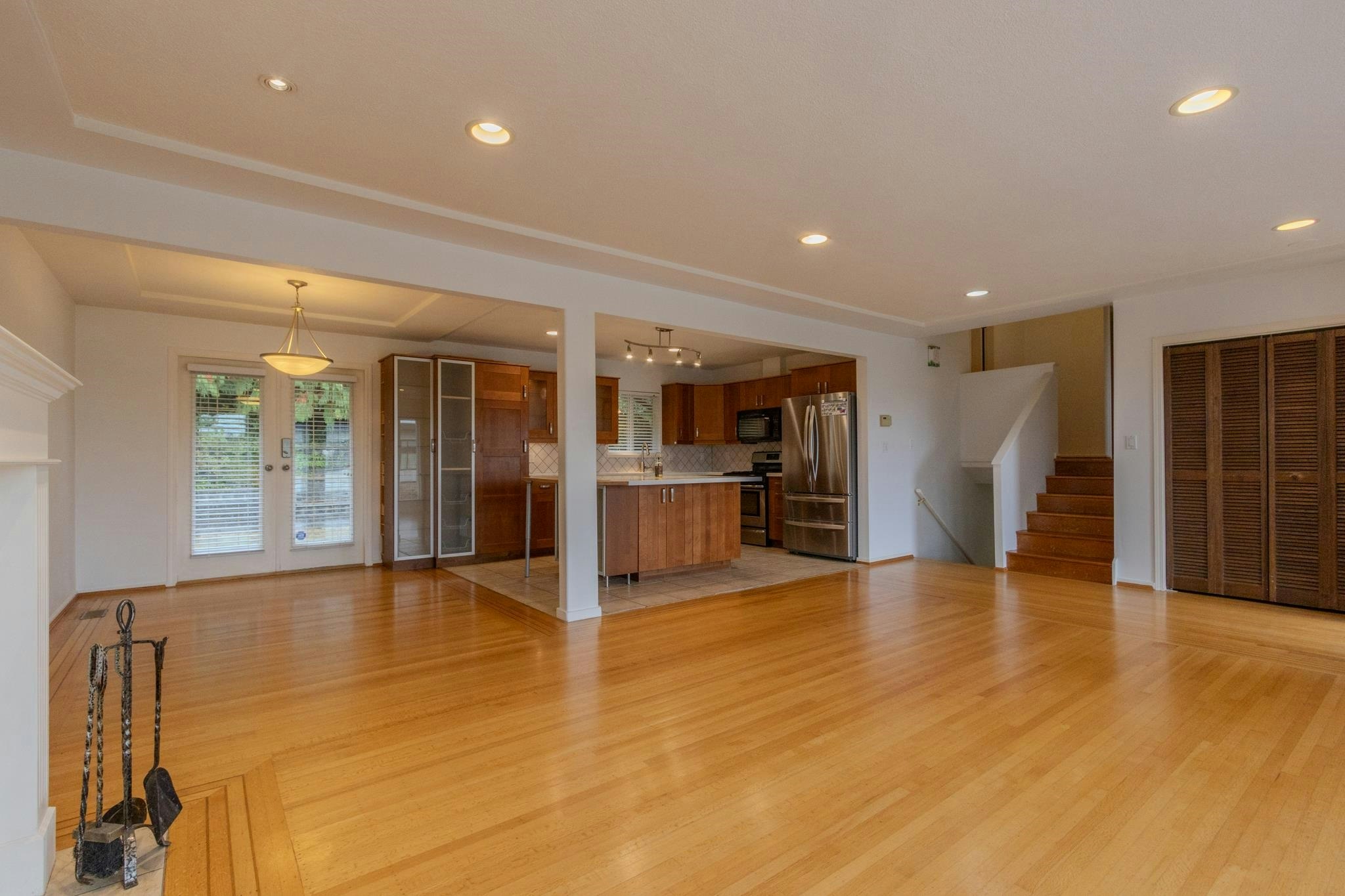4128 Canterbury Crescent, North Vancouver, BC, V7R 3N5 - 8