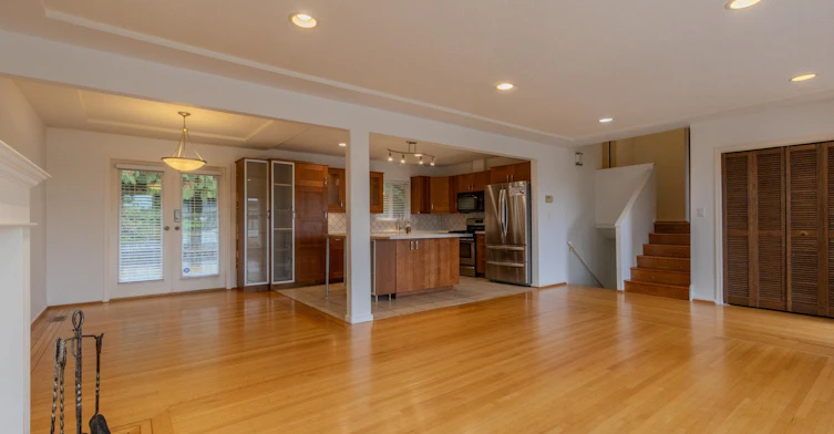 4128 Canterbury Crescent, North Vancouver, BC, V7R 3N5 - 8