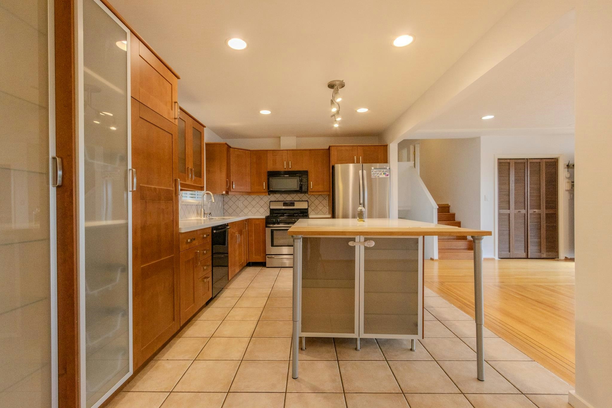 4128 Canterbury Crescent, North Vancouver, BC, V7R 3N5 - 10