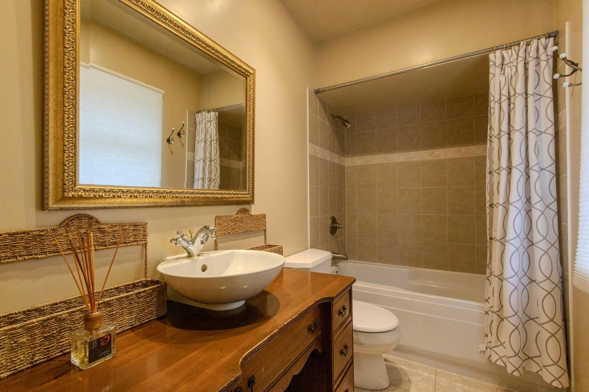 4128 Canterbury Crescent, North Vancouver, BC, V7R 3N5 - 21