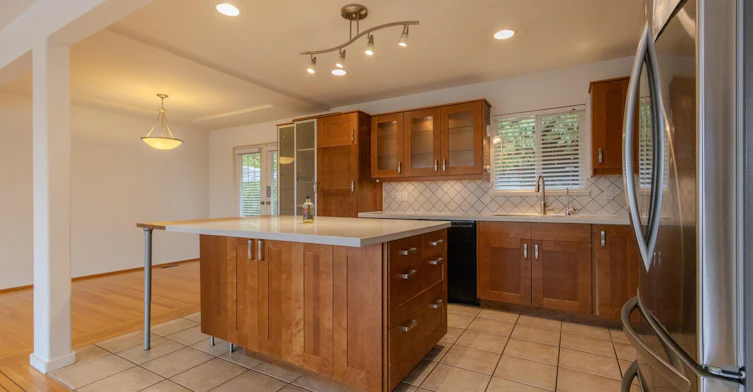 4128 Canterbury Crescent, North Vancouver, BC, V7R 3N5 - 13