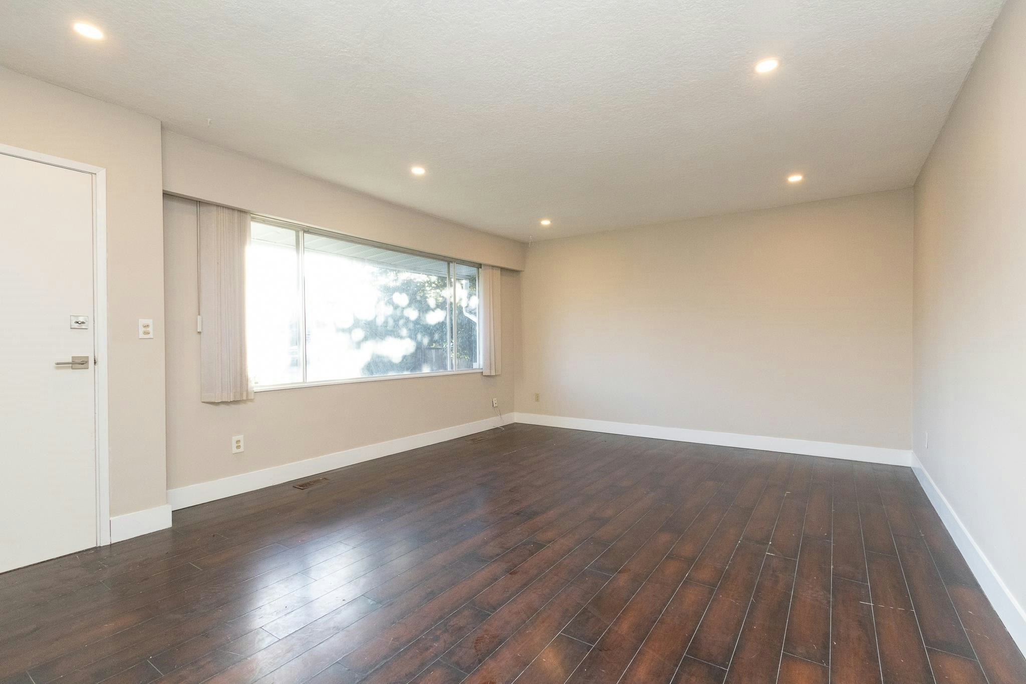 11875 82 Avenue, Delta, BC, V4C 2C6 - 3