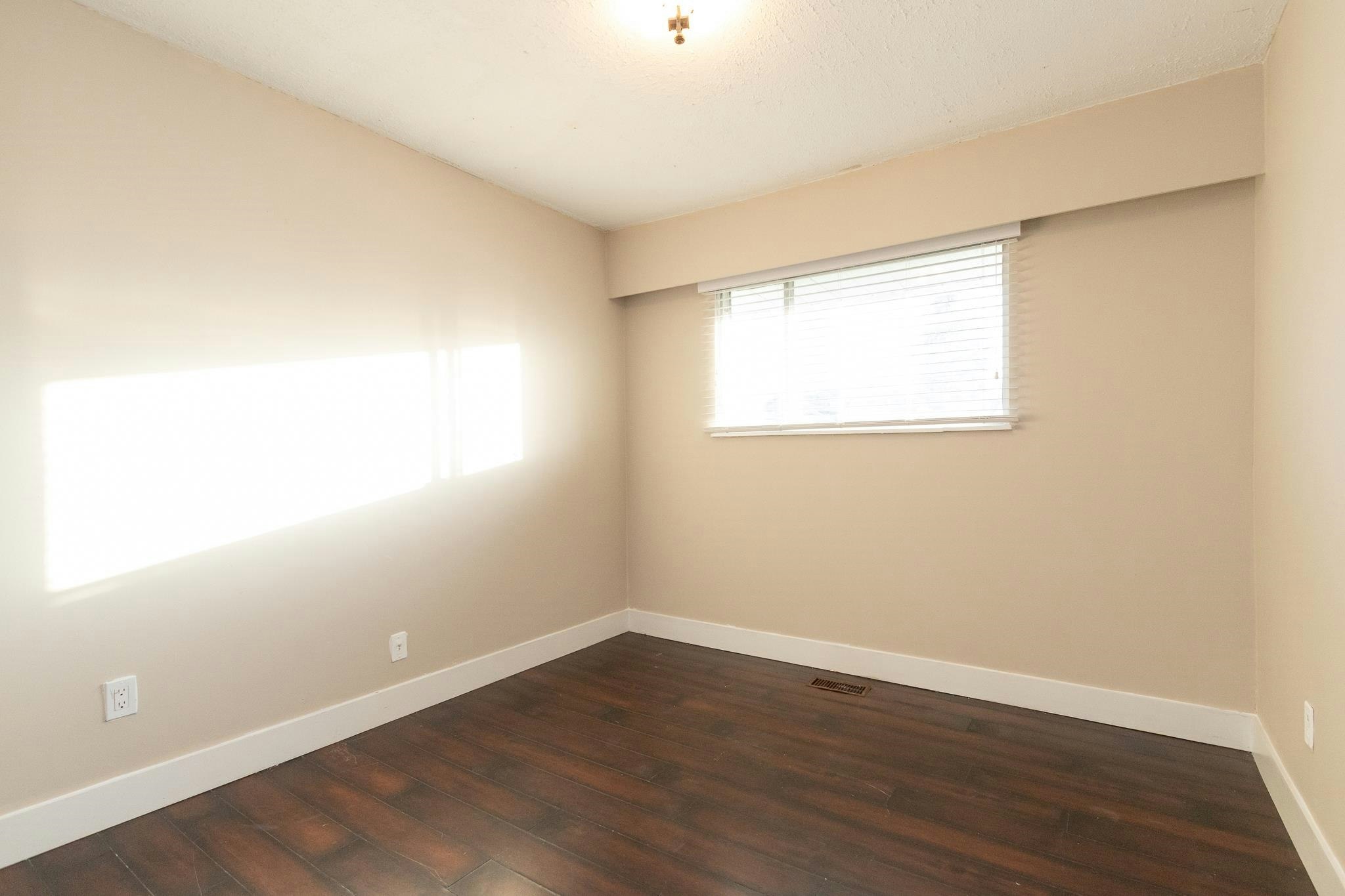 11875 82 Avenue, Delta, BC, V4C 2C6 - 8