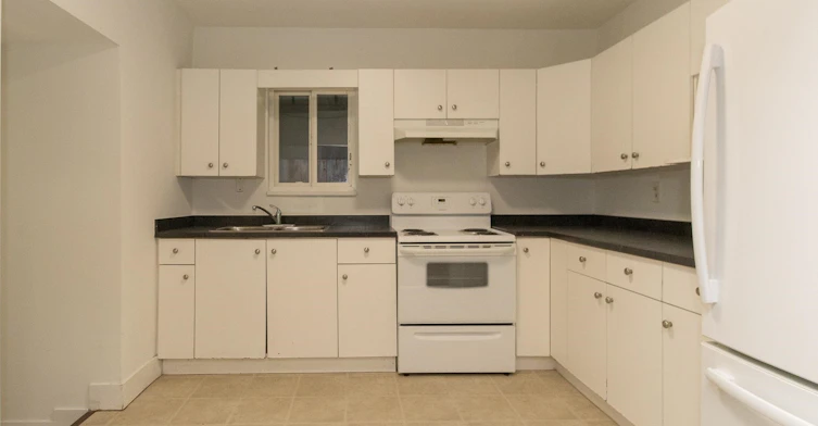 11875 82 Avenue, Delta, BC, V4C 2C6 - 9