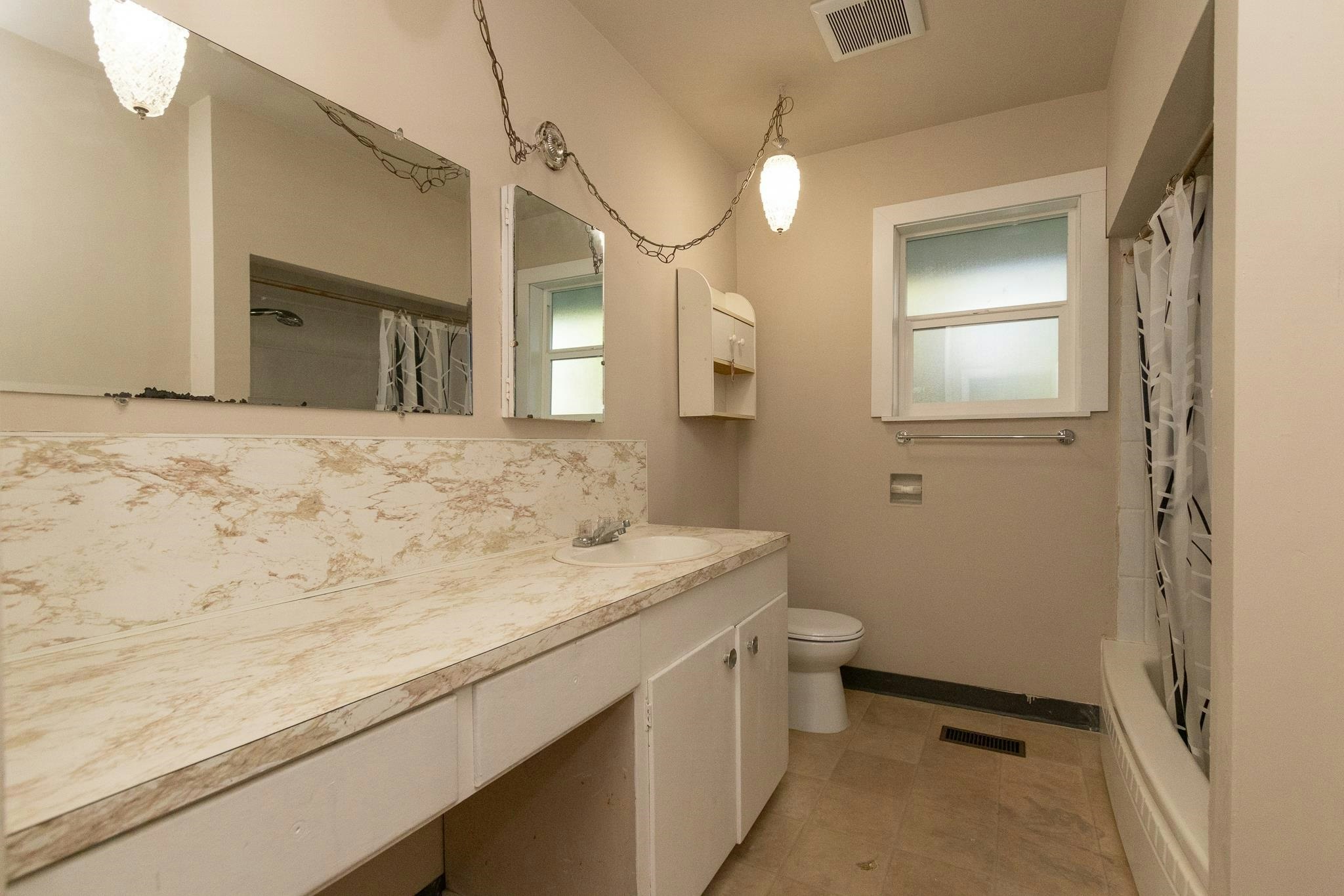 11875 82 Avenue, Delta, BC, V4C 2C6 - 6