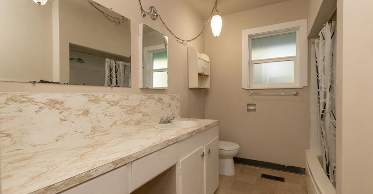 11875 82 Avenue, Delta, BC, V4C 2C6 - 6