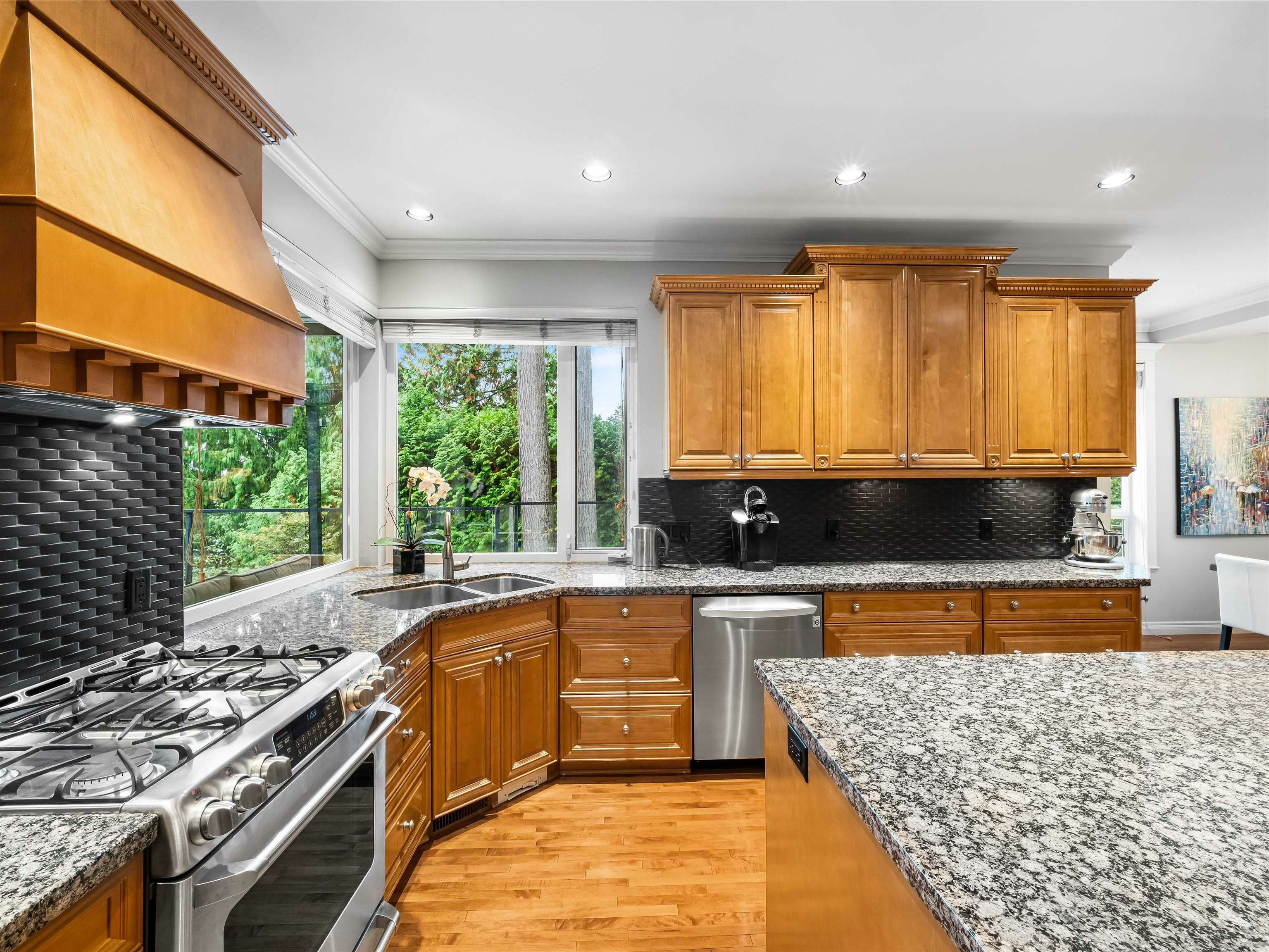 4047 Woodbury Avenue, North Vancouver, BC, V7N 3N4 - 6