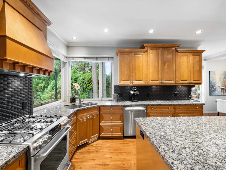 4047 Woodbury Avenue, North Vancouver, BC, V7N 3N4 - 6