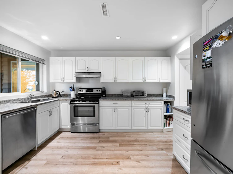 4047 Woodbury Avenue, North Vancouver, BC, V7N 3N4 - 24
