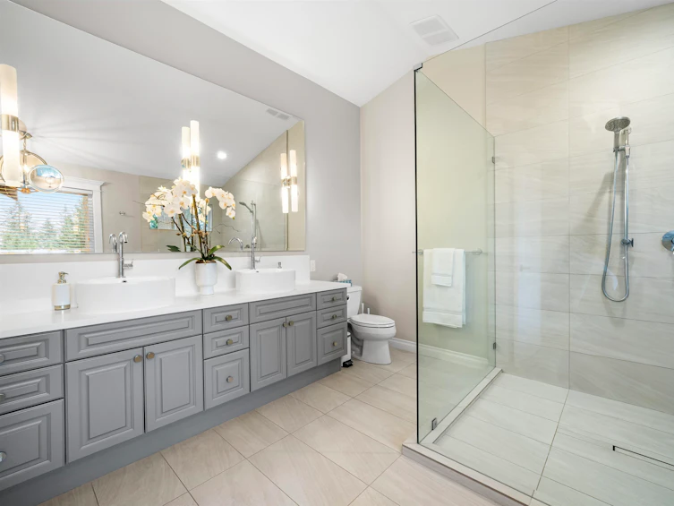 4047 Woodbury Avenue, North Vancouver, BC, V7N 3N4 - 16