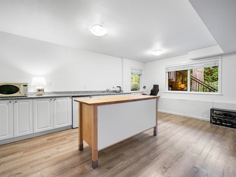 4047 Woodbury Avenue, North Vancouver, BC, V7N 3N4 - 29