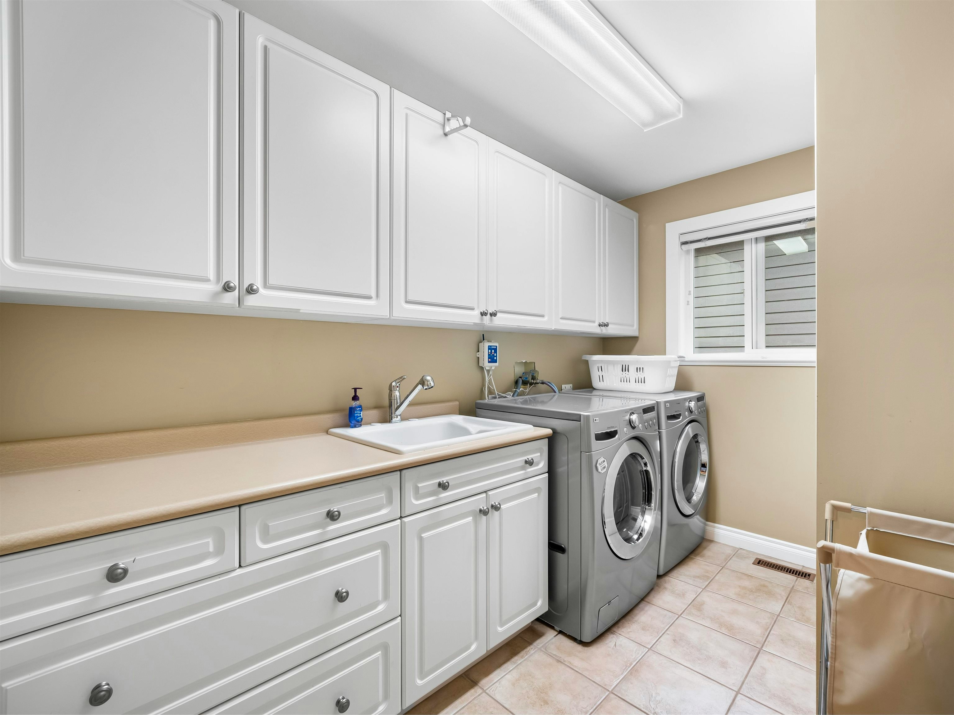 4047 Woodbury Avenue, North Vancouver, BC, V7N 3N4 - 23
