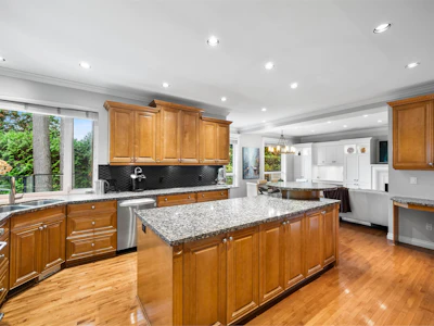 4047 Woodbury Avenue - 5