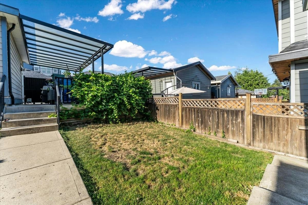 907 Harris Avenue, Coquitlam, BC, V3K 1S2 - 10
