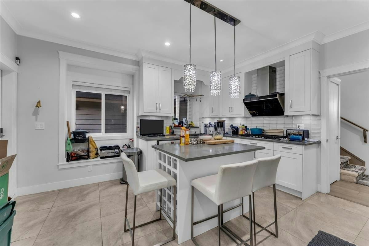 907 Harris Avenue, Coquitlam, BC, V3K 1S2 - 6
