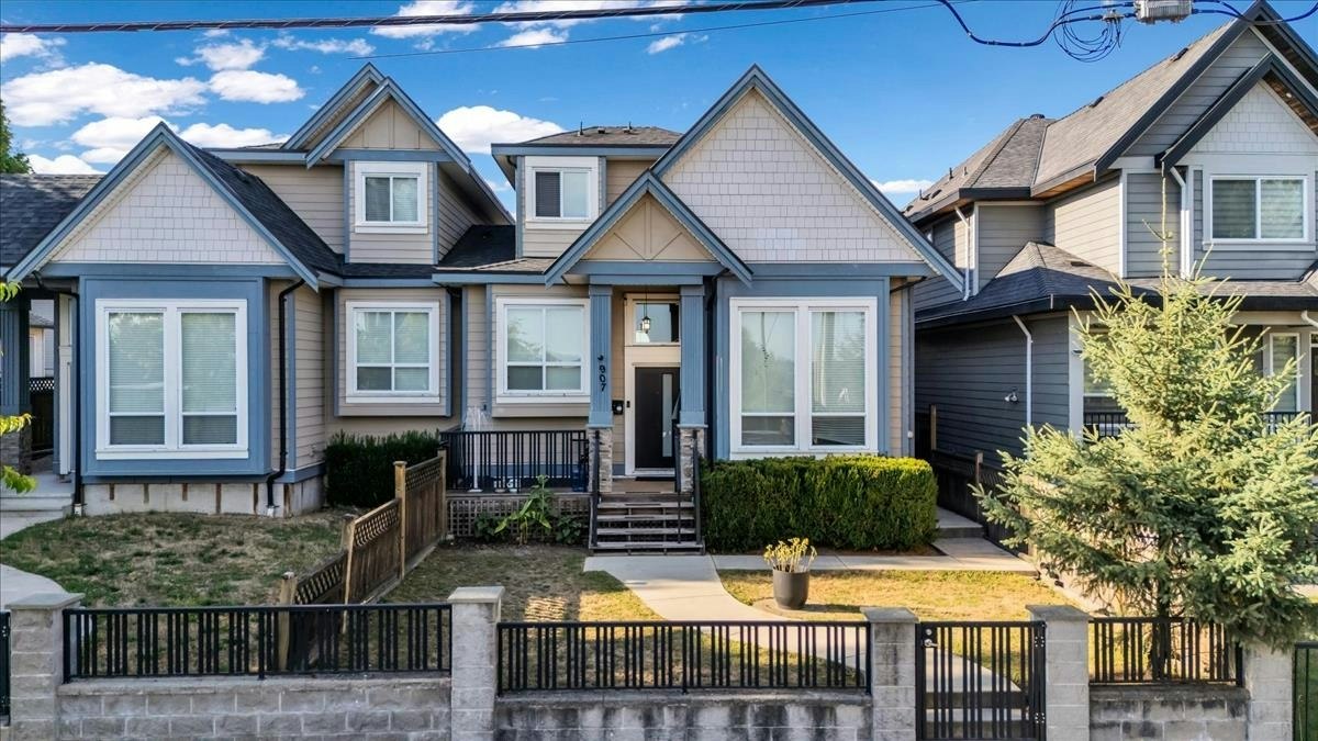 907 Harris Avenue, Coquitlam, BC, V3K 1S2
