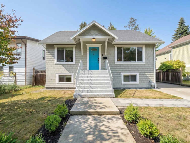 413 Seventh Avenue, New Westminster, BC, V3L 1W6 - 2