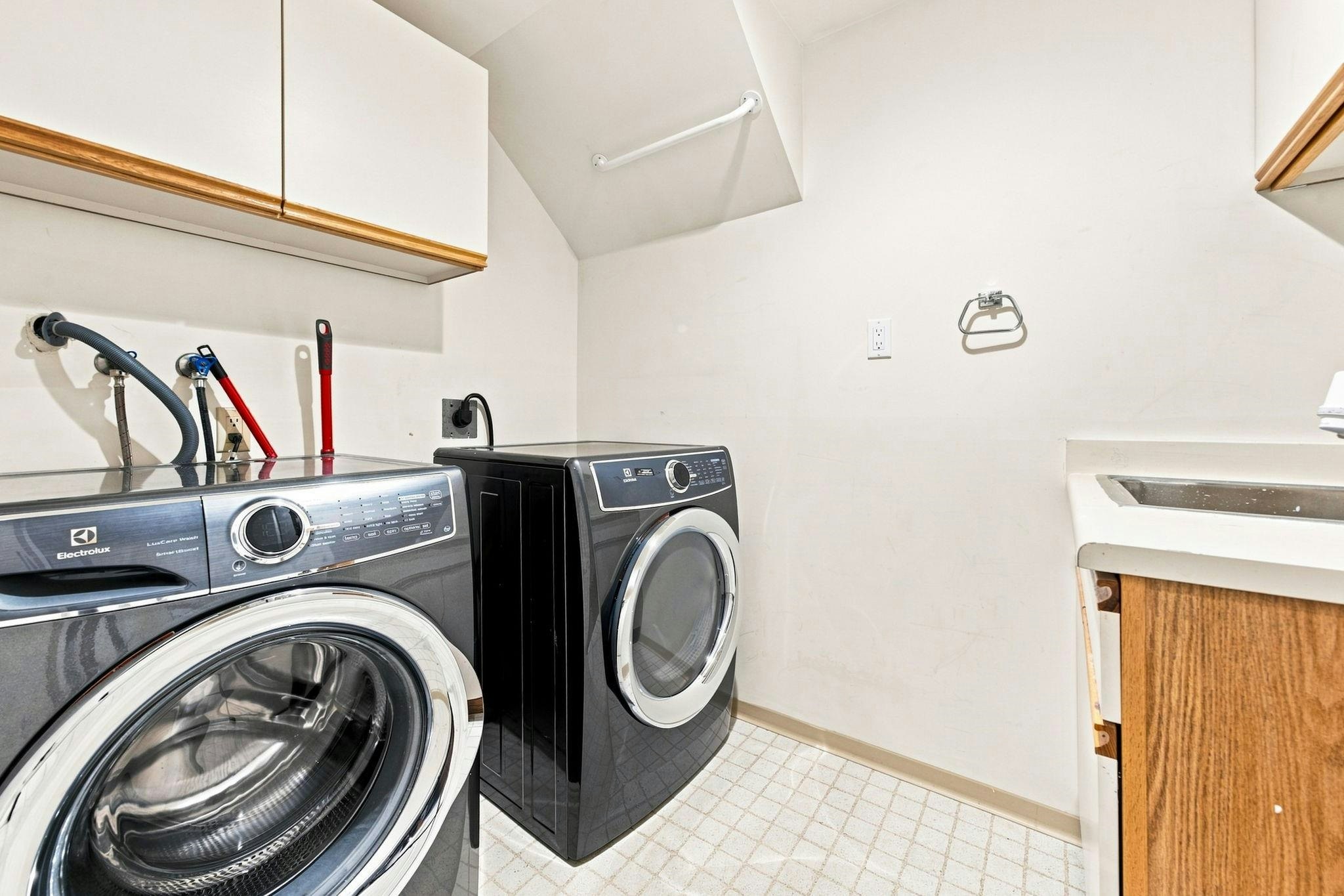 4245 Nautilus Close, Vancouver, BC, V6R 4L1 - 19