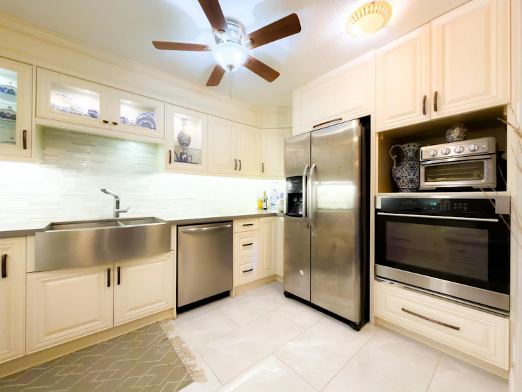 307-5860 Dover Crescent, Richmond, BC, V7C 5S6 - 3
