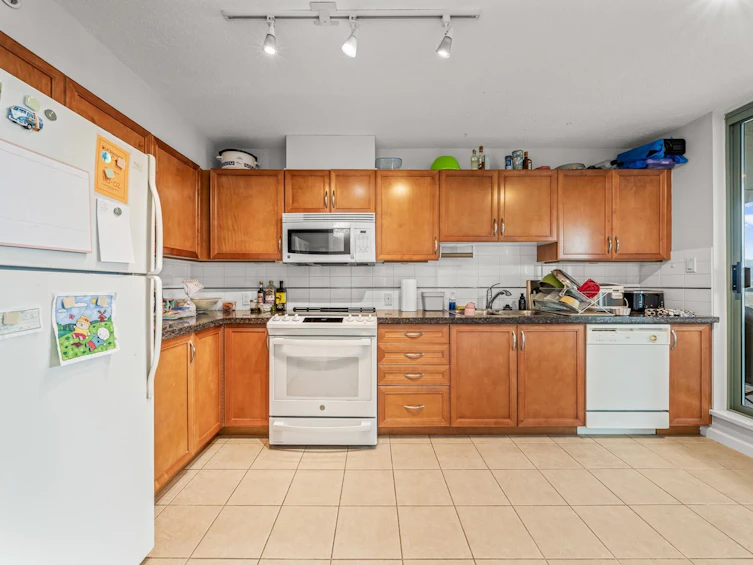 2105-4398 Buchanan Street, Burnaby, BC, V5C 6R7 - 8