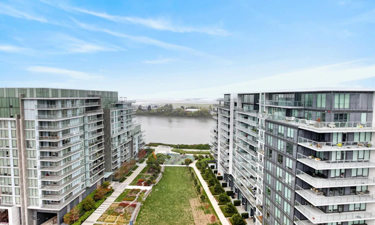 1204-6688 Pearson Way