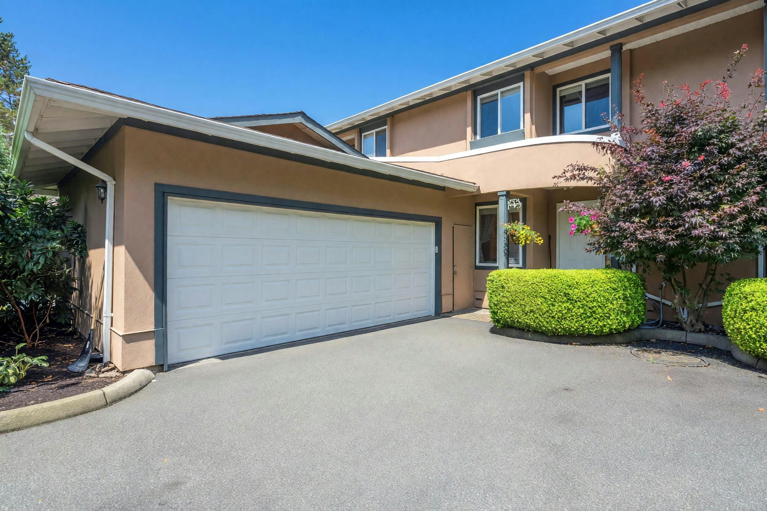 7-12267 190 Street - 3