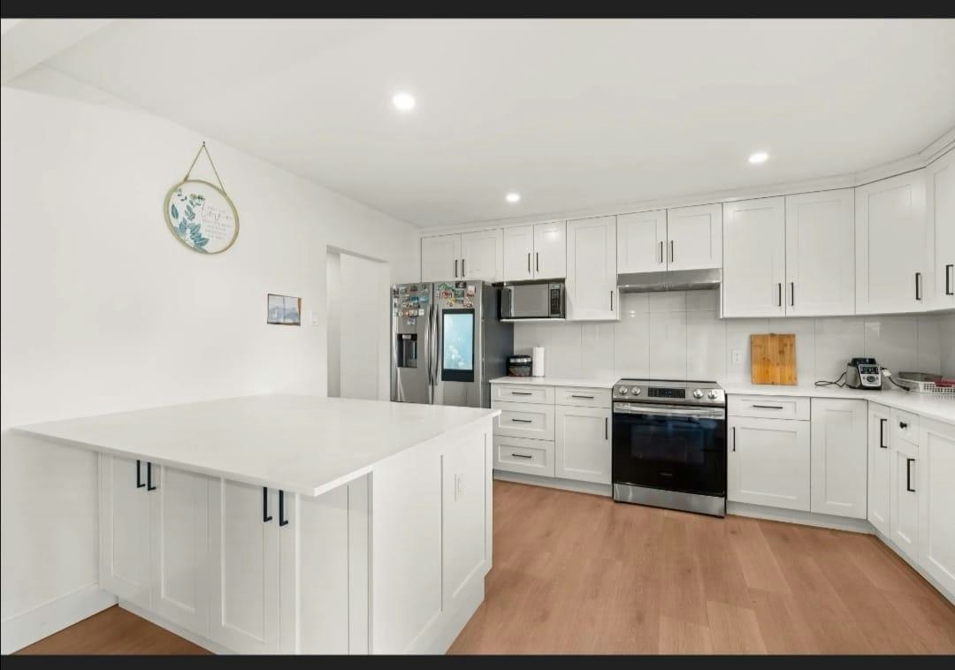 Upper-1106 Duthie Avenue, Burnaby, BC, V5A 2R4 - 6