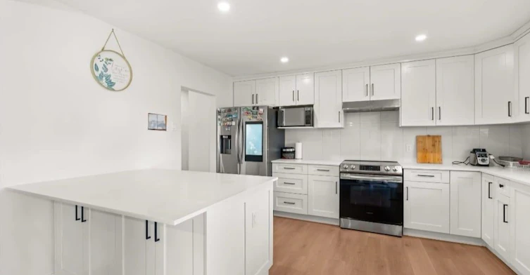Upper-1106 Duthie Avenue, Burnaby, BC, V5A 2R4 - 6