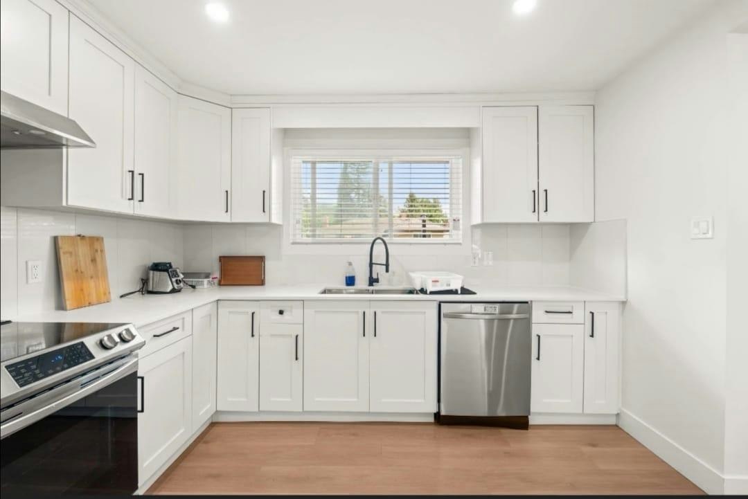 Upper-1106 Duthie Avenue, Burnaby, BC, V5A 2R4 - 5