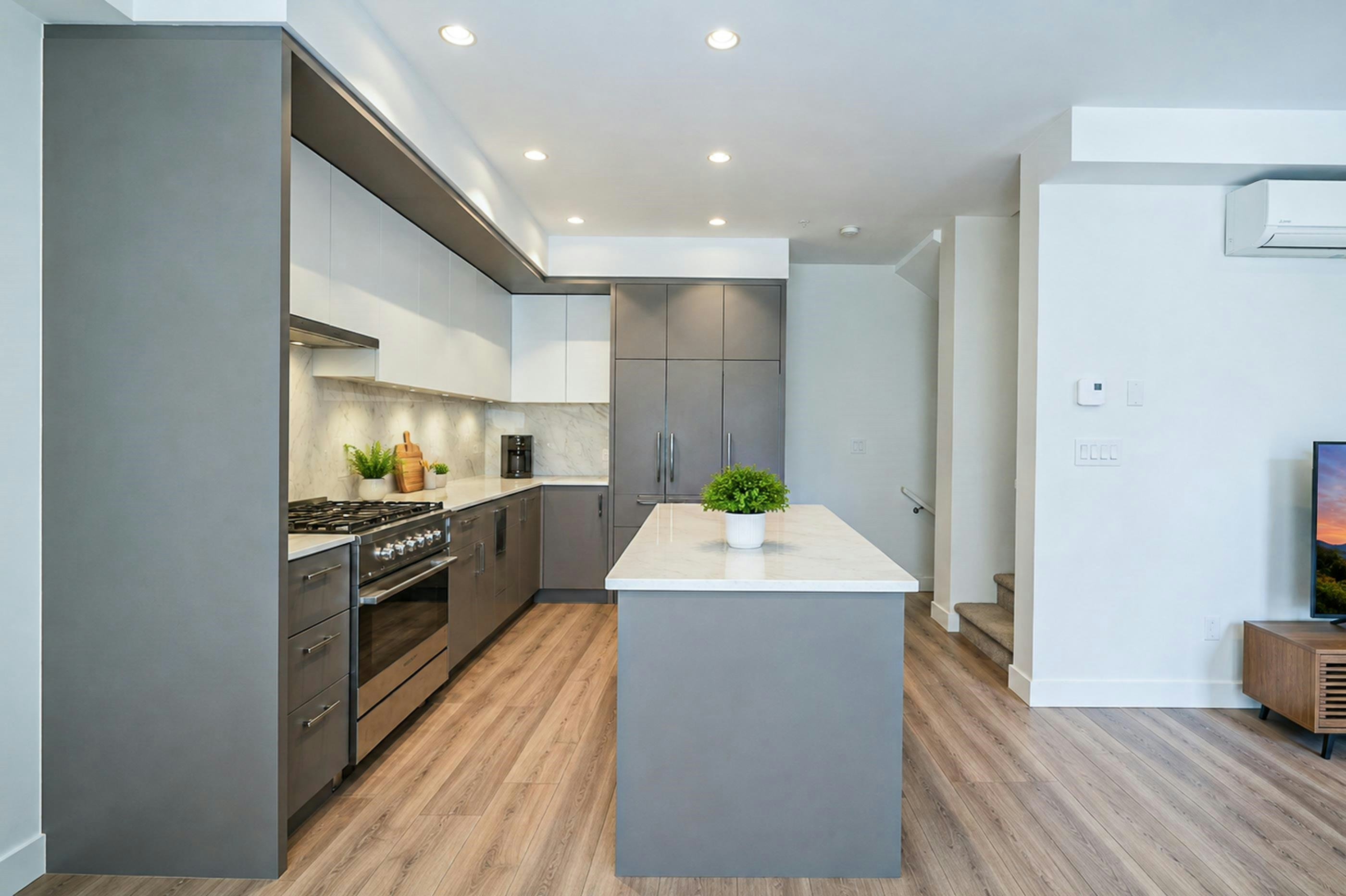 302-6085 Irmin Street, Burnaby, BC, V5J 5C5 - 8