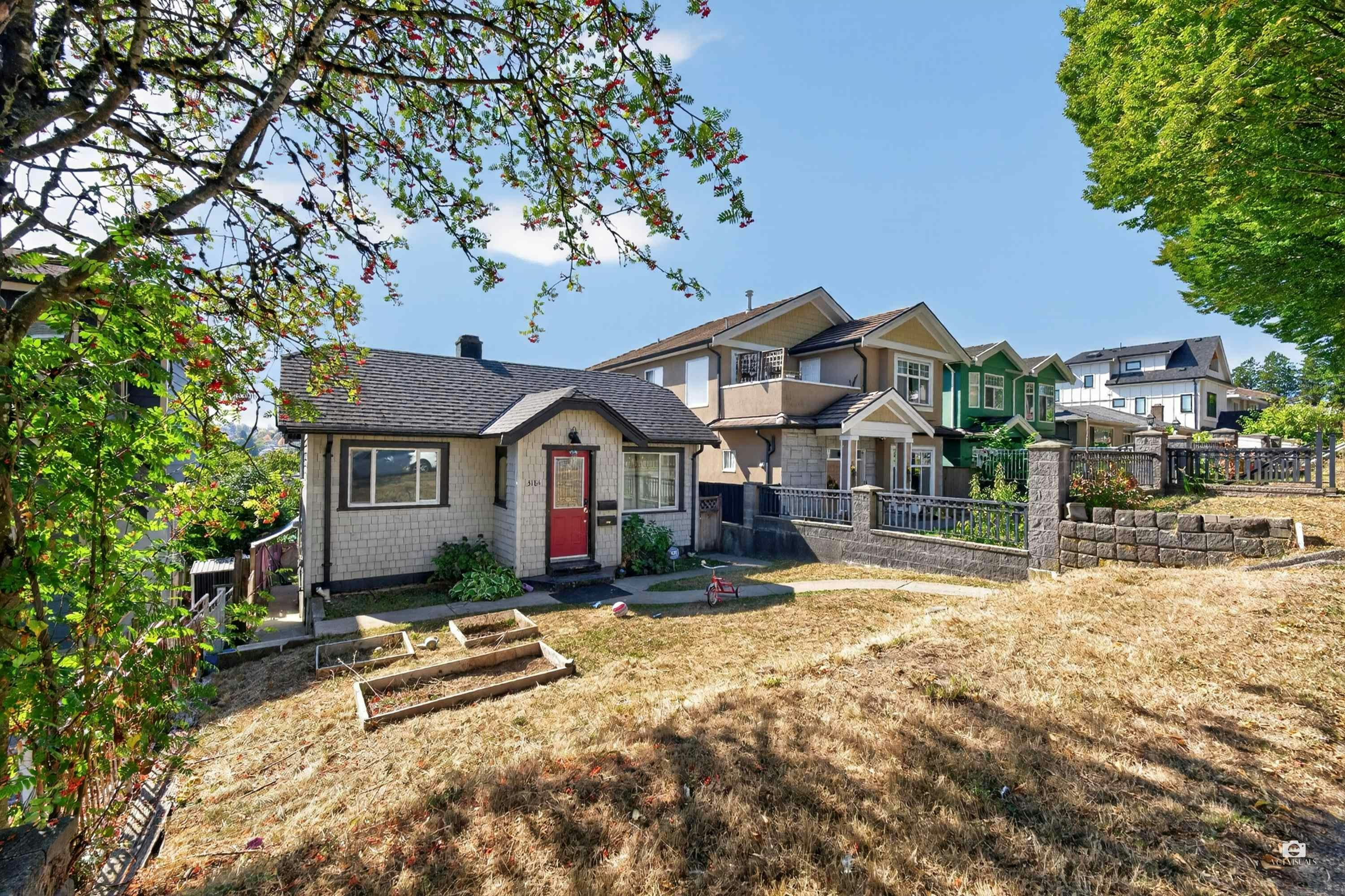 3184 E 8th Avenue, Vancouver, BC, V5M 1X6 - 4
