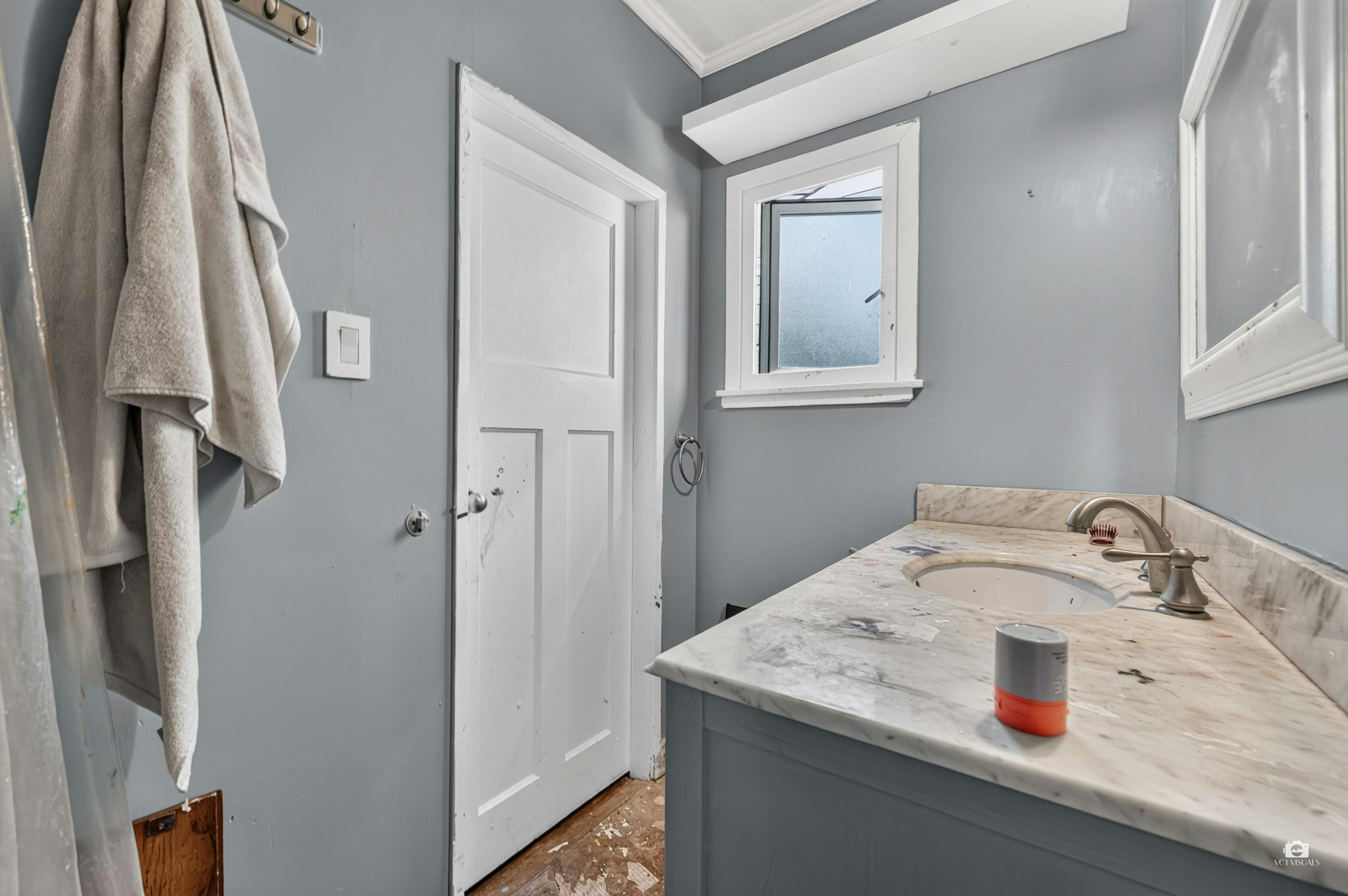 3184 E 8th Avenue, Vancouver, BC, V5M 1X6 - 8