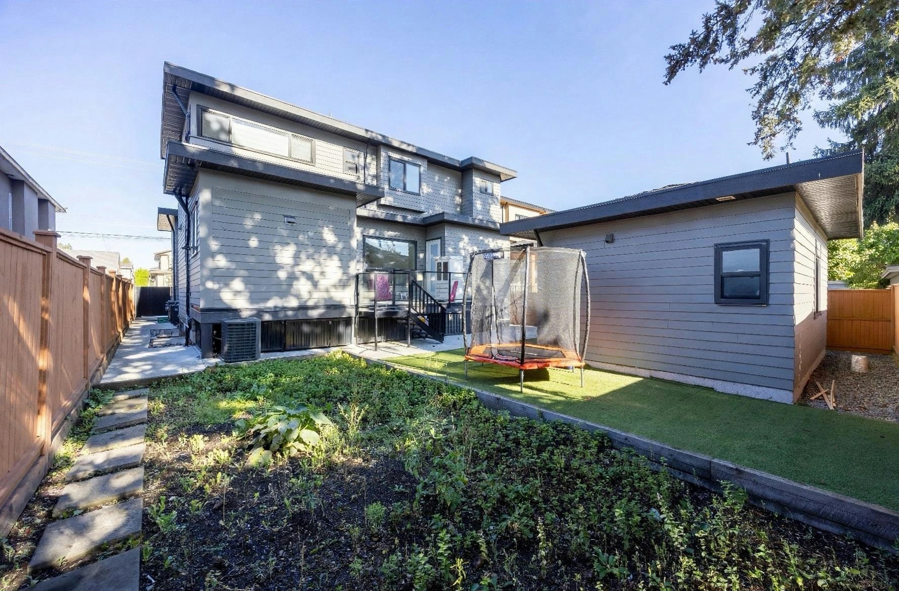 7830 16th Avenue, Burnaby, BC, V3N 1R1 - 34