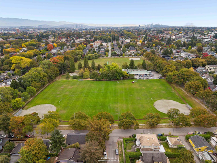 917 W 20th Avenue, Vancouver, BC, V5Z 1Y4 - 38