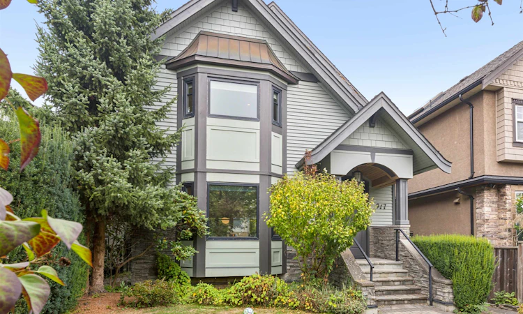 917 W 20th Avenue