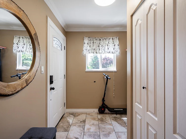 12214 211 Street, Maple Ridge, BC, V2X 8C9 - 5