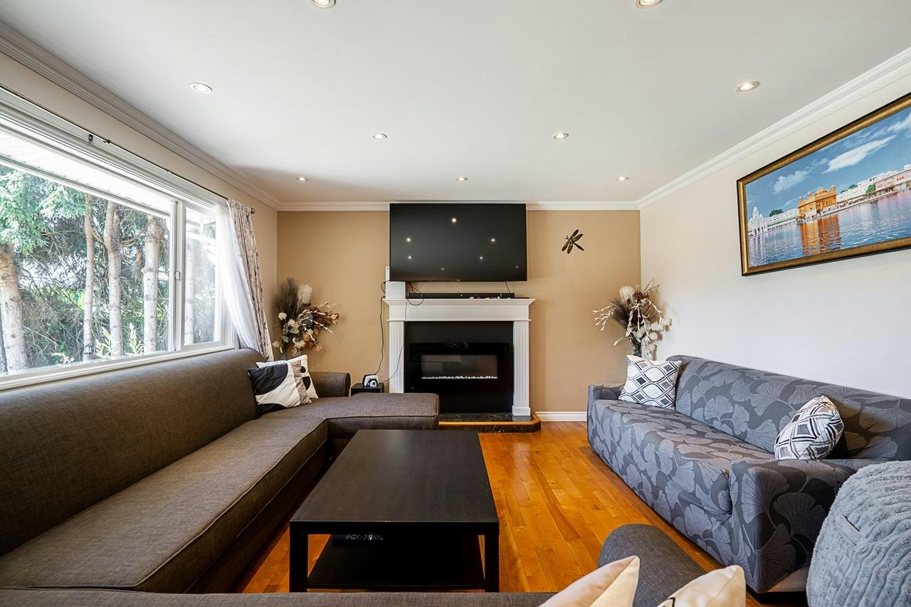 12214 211 Street, Maple Ridge, BC, V2X 8C9 - 6