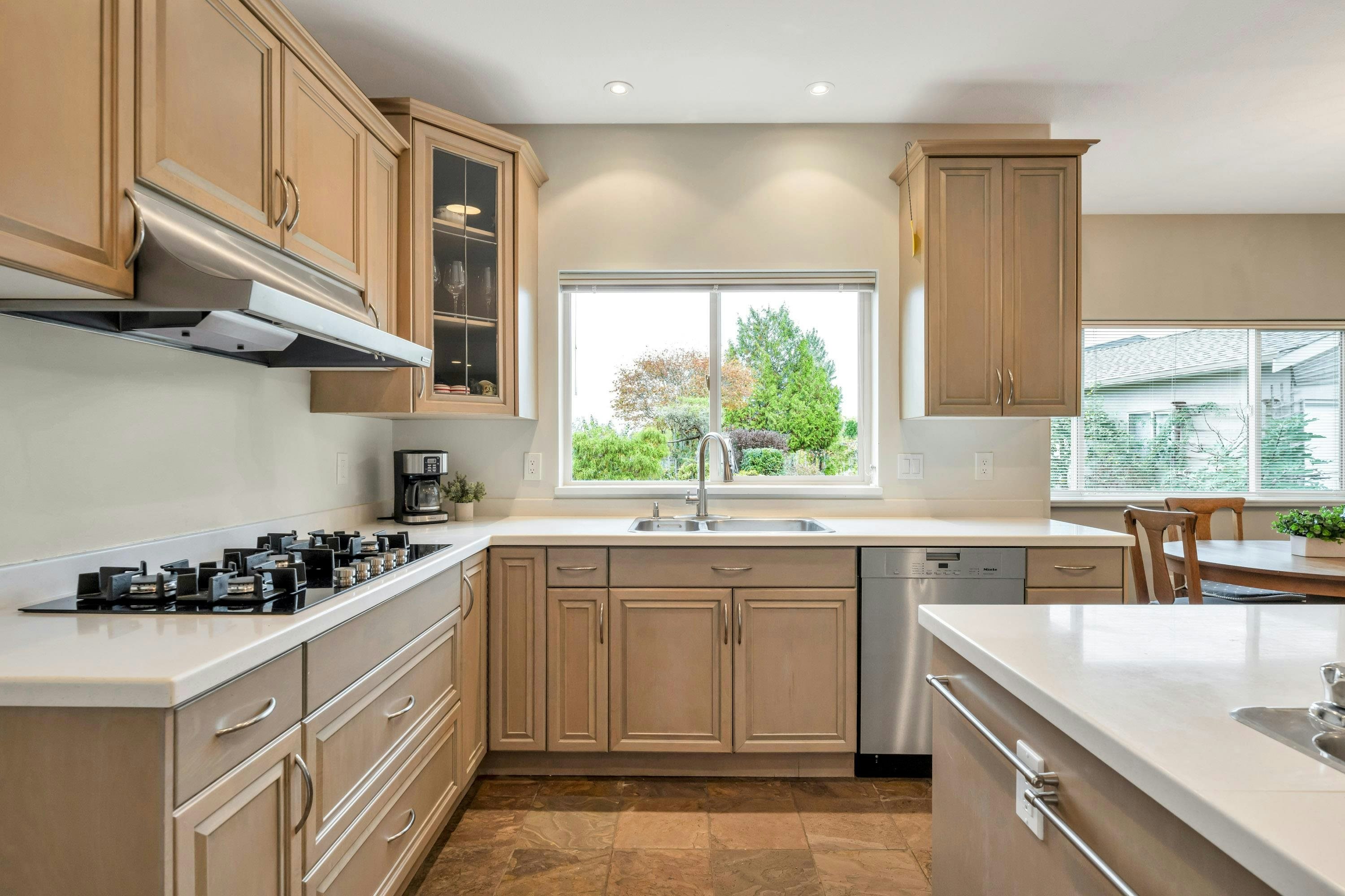 21679 52 Avenue, Langley, BC, V2Y 1L7 - 12