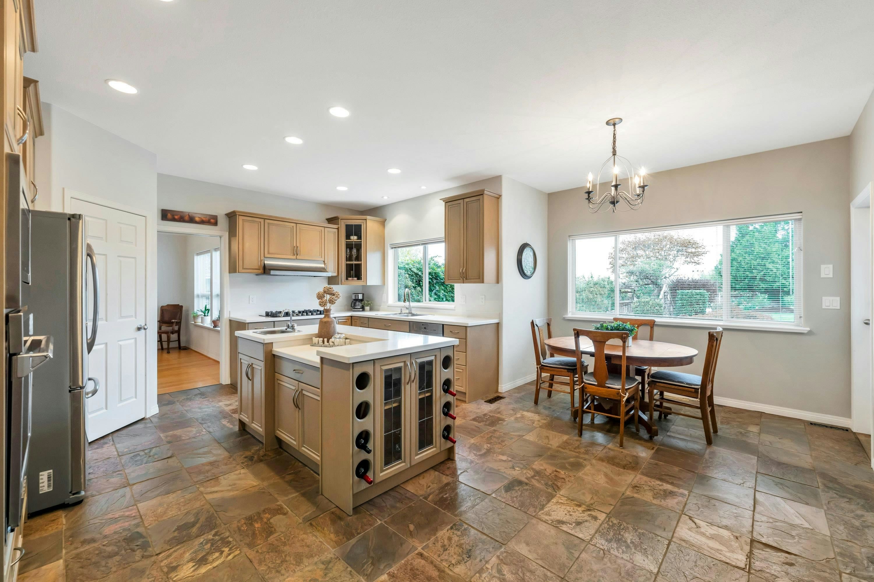 21679 52 Avenue, Langley, BC, V2Y 1L7 - 10