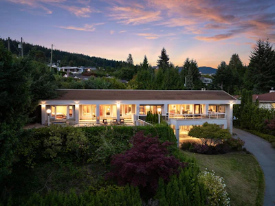 1035 King Georges Way - 4