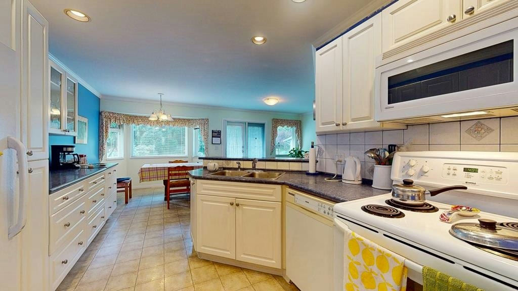 619 Ocean View, Gibsons, BC, V0N 1V3 - 13