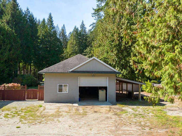 619 Ocean View, Gibsons, BC, V0N 1V3 - 2