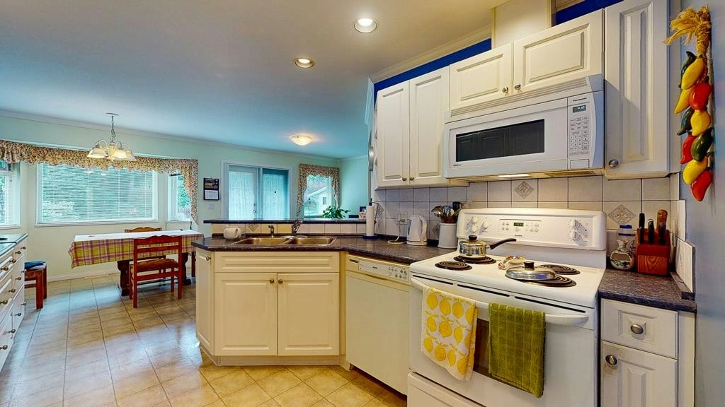 619 Ocean View, Gibsons, BC, V0N 1V3 - 16