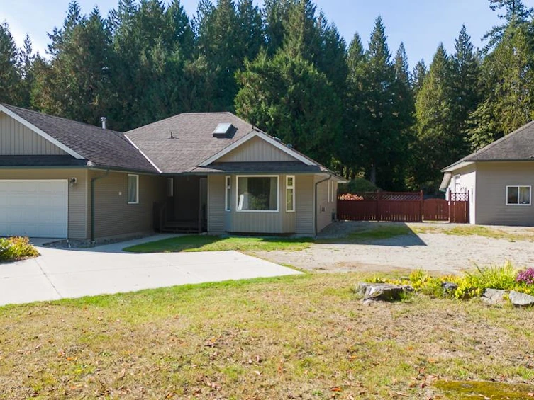 619 Ocean View, Gibsons, BC, V0N 1V3 - 3